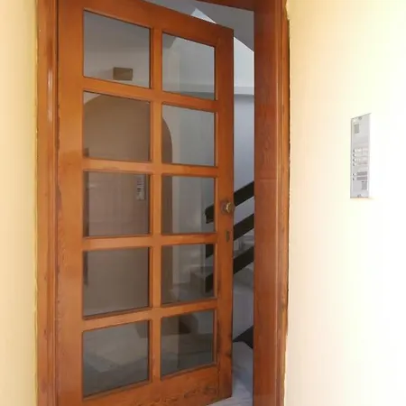 Fouli Studios & Apartments